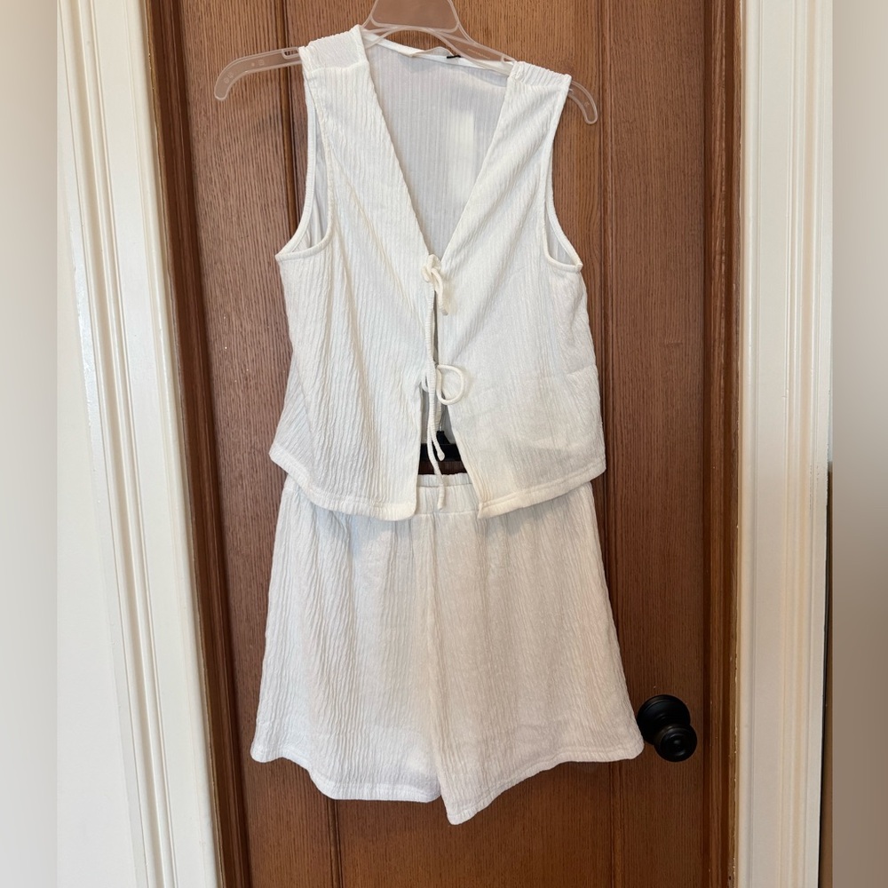 NWT- White Textured Set